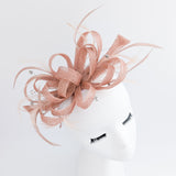 Cappello fascinator con piume di cristallo rosa cipria