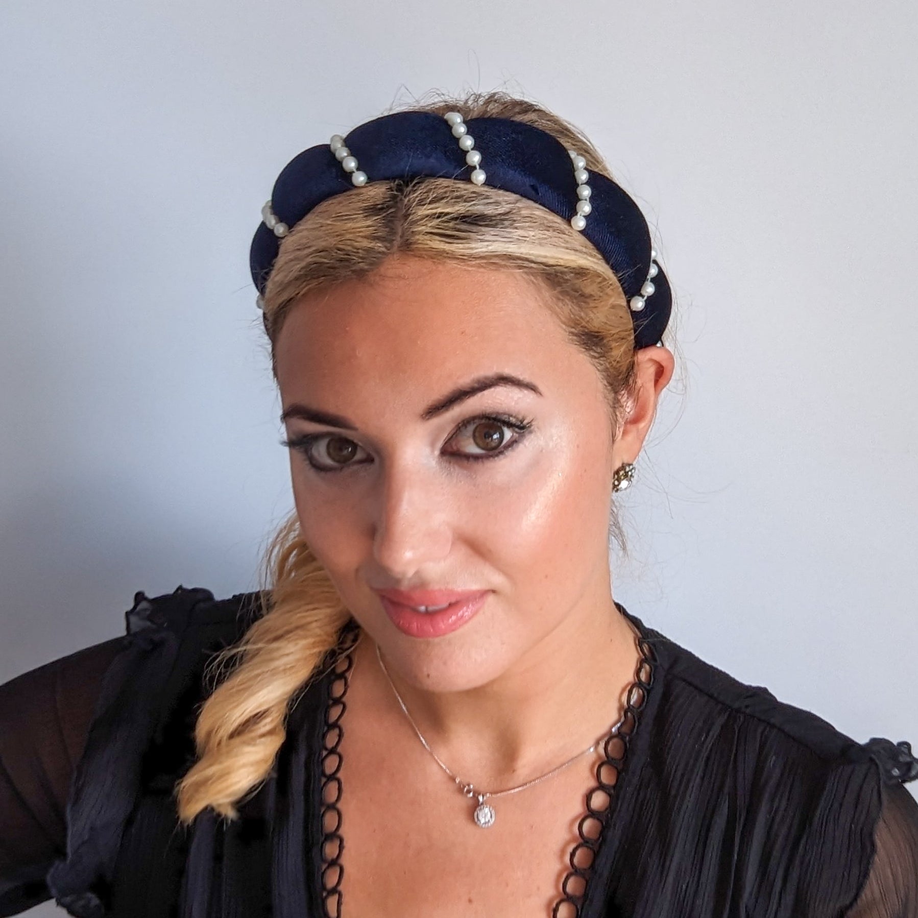 Midnight blue pearl ruched padded velvet headband fascinator