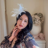Cappello fascinator con perle di piume di corallo