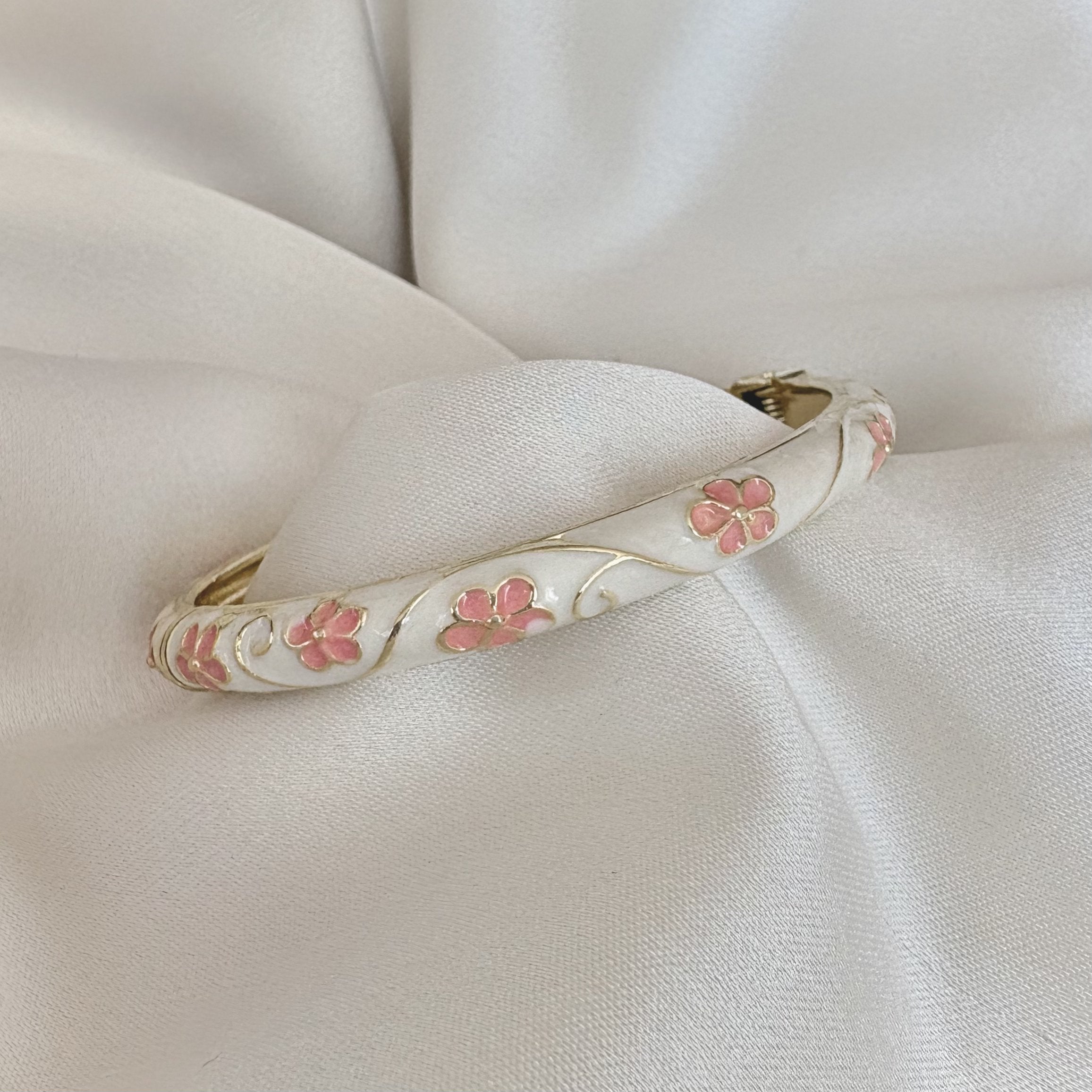 Cloisonné Enamel Flower Bangles -Midsummer Daisy Gold Stacking Bracelets