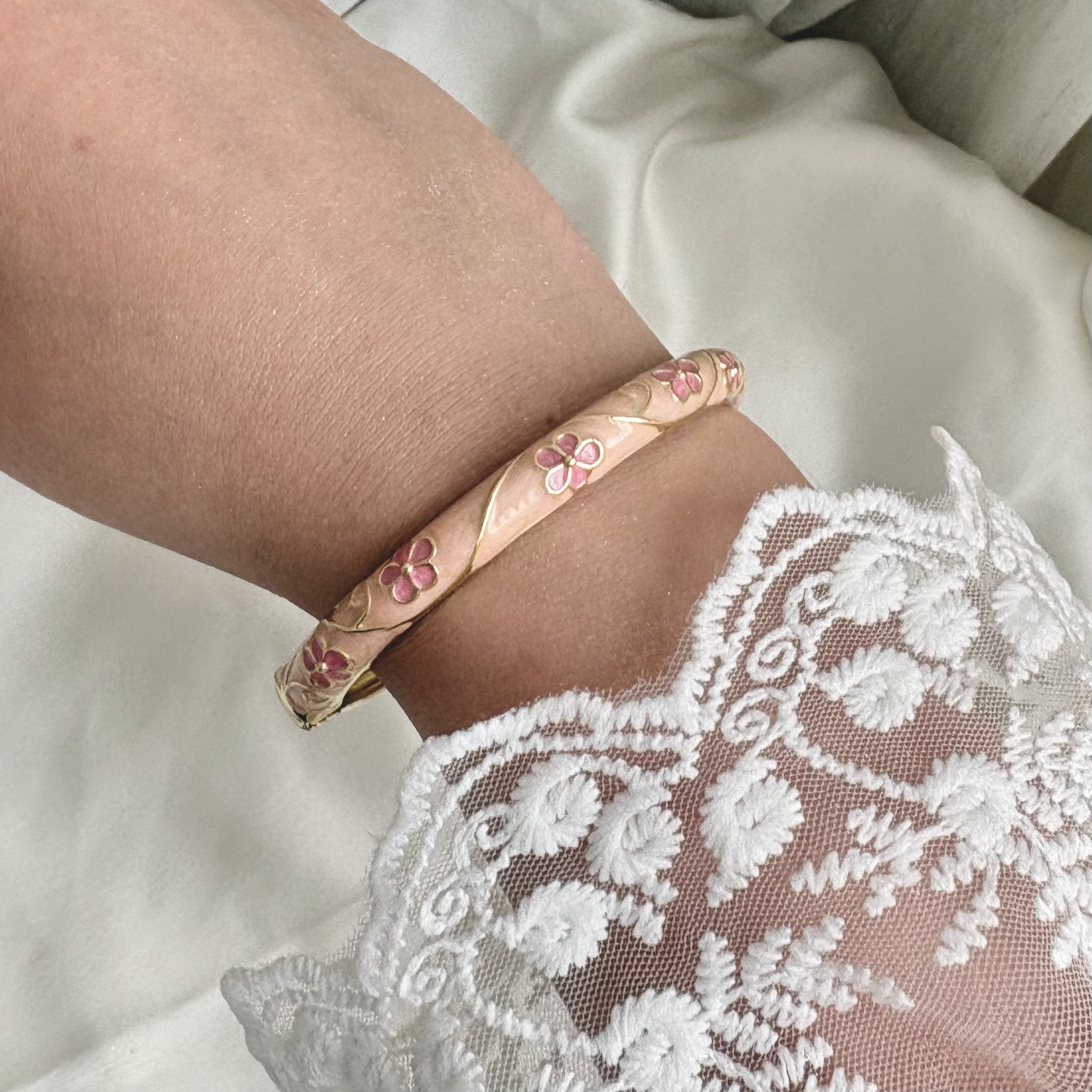 Cloisonné Enamel Flower Bangles -Midsummer Daisy Gold Stacking Bracelets