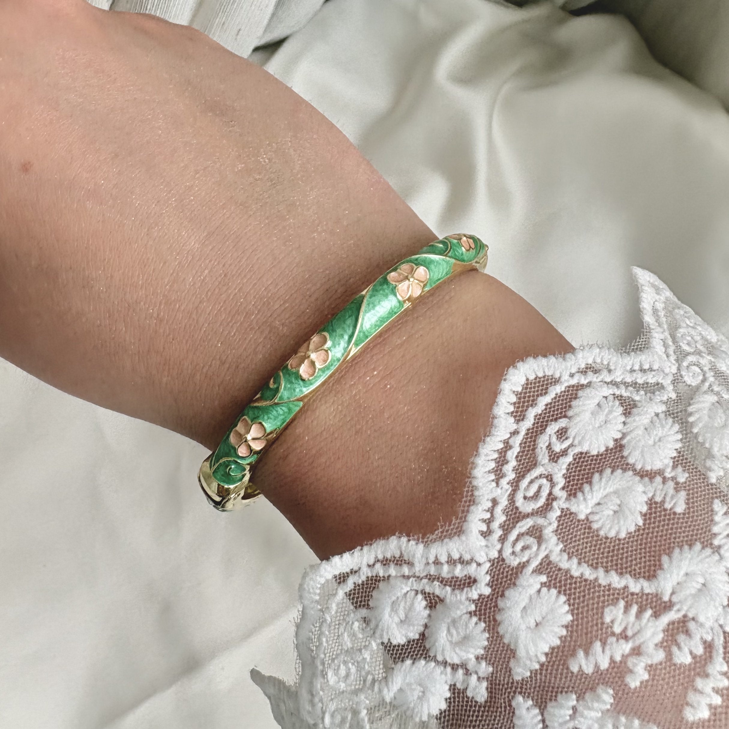 Cloisonné Enamel Flower Bangles -Midsummer Daisy Gold Stacking Bracelets