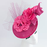 Cappello con piattino a forma di fiore rosa cipria