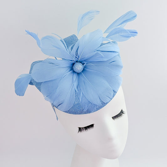 Cappello fascinator con piume blu fiordaliso