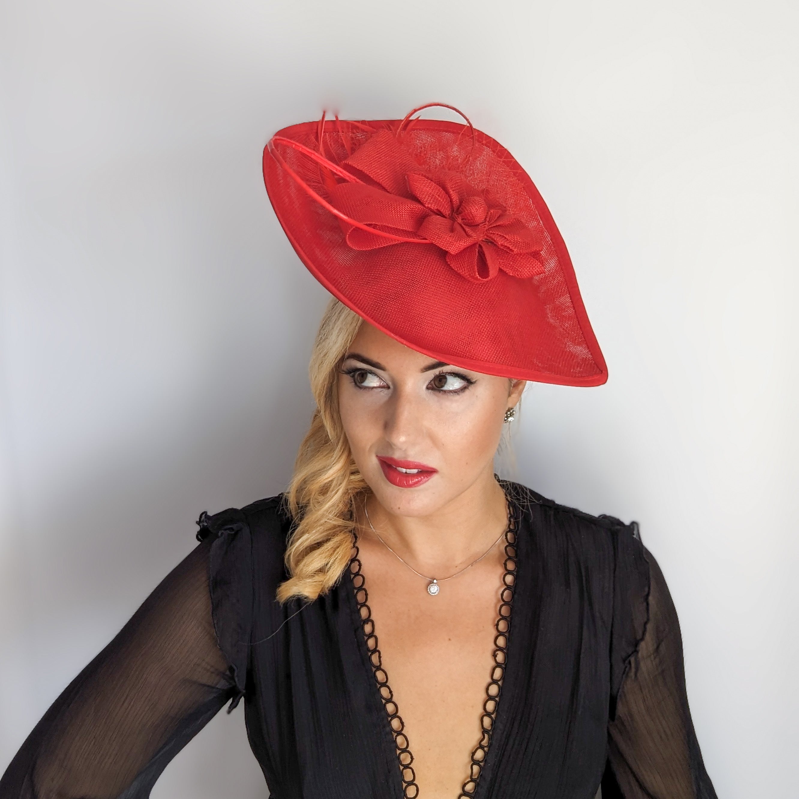 Cappello fascinator di piume di fiori a goccia grande rosso