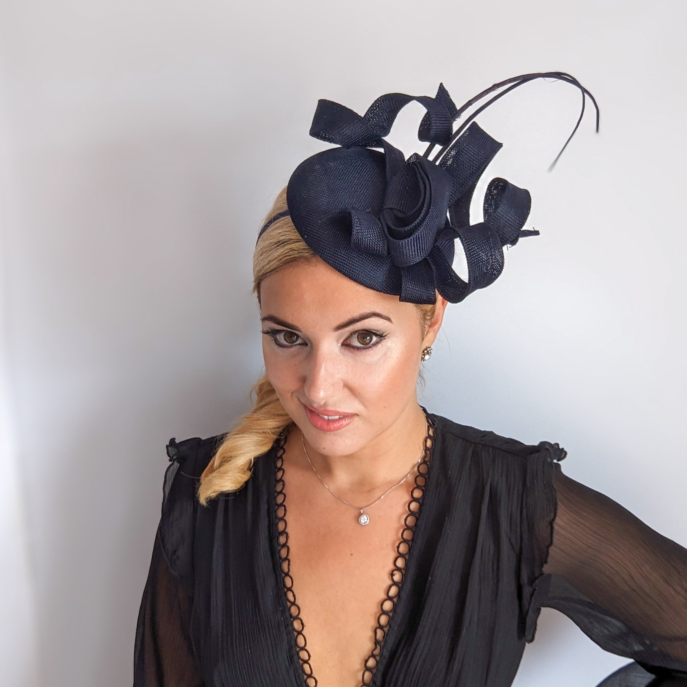 Cappello fascinator ad anello a spirale blu navy