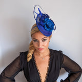 Cappello fascinator disco piattino piuma fiore blu reale