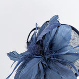 Cappello fascinator disco piuma blu navy