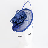 Cappello fascinator disco piattino piuma fiore blu reale