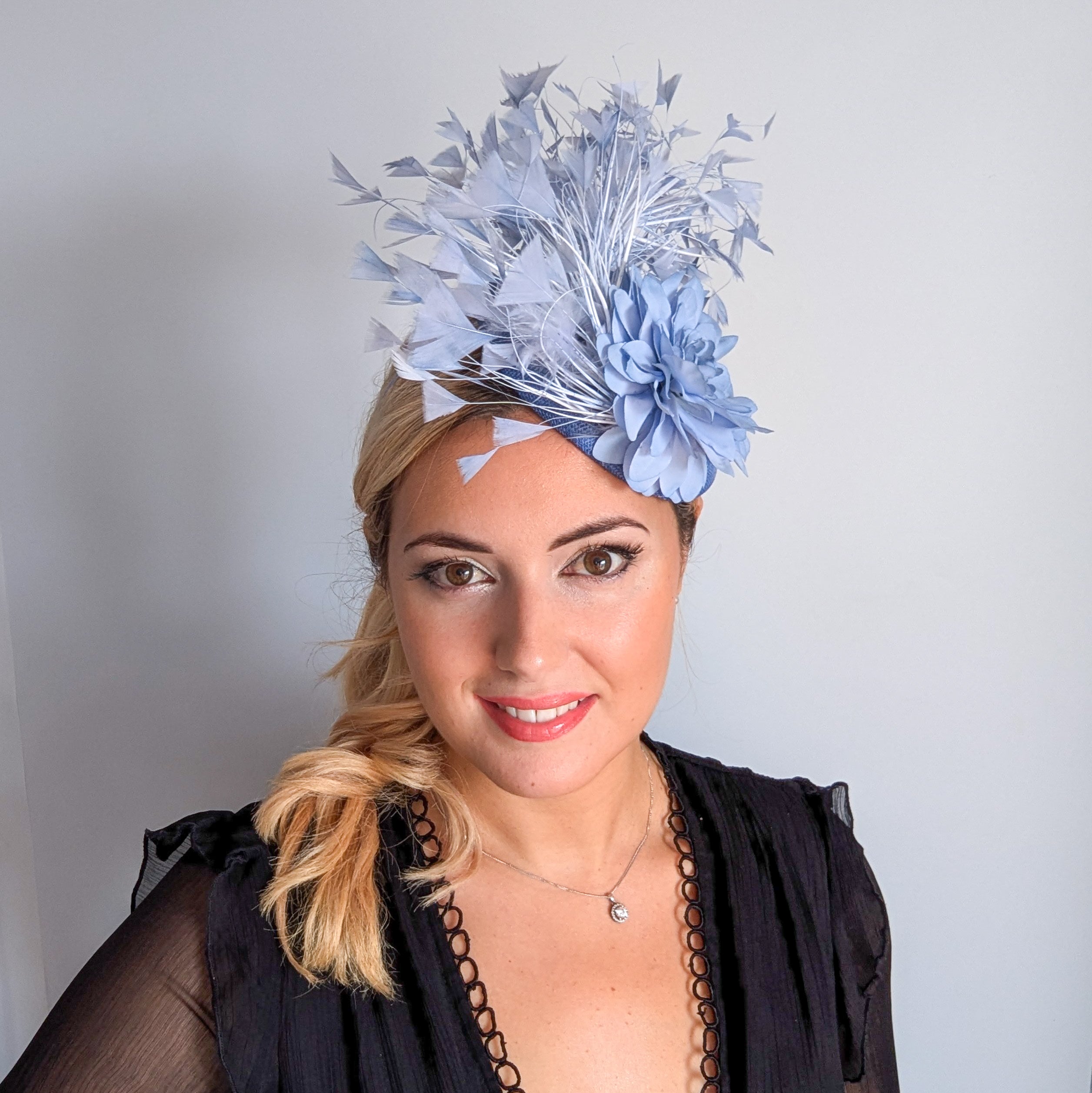 Light dusty purple flower feather fascinator hat