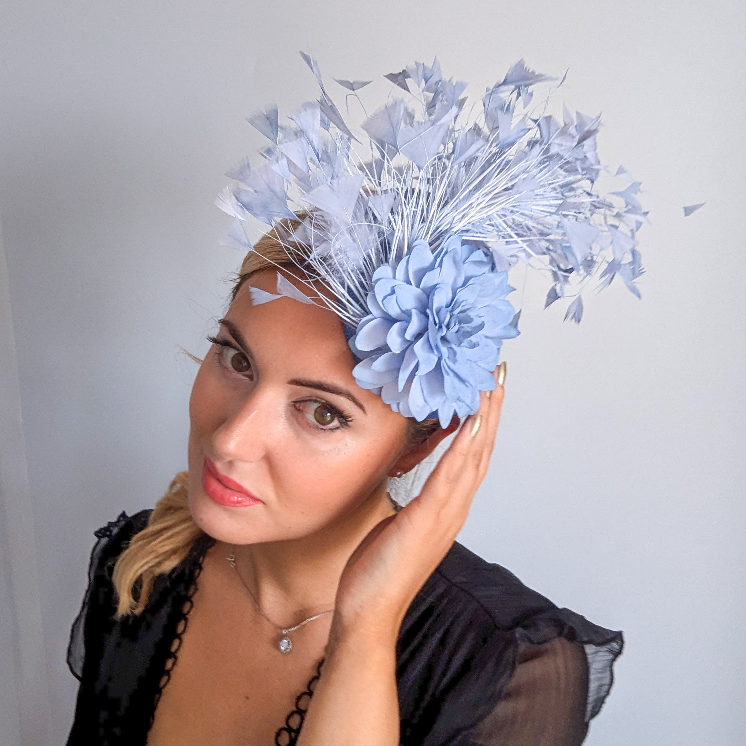 Light dusty purple flower feather fascinator hat
