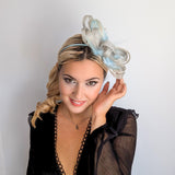 Cappello fascinator di piume di cristallo blu fiordaliso