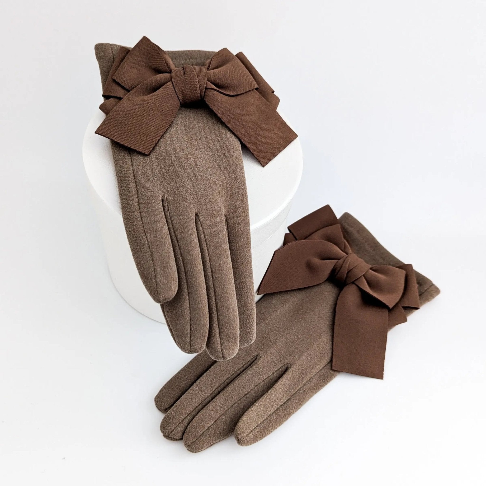 Chocolate brown bow soft winter touch screen gloves - House of Hats