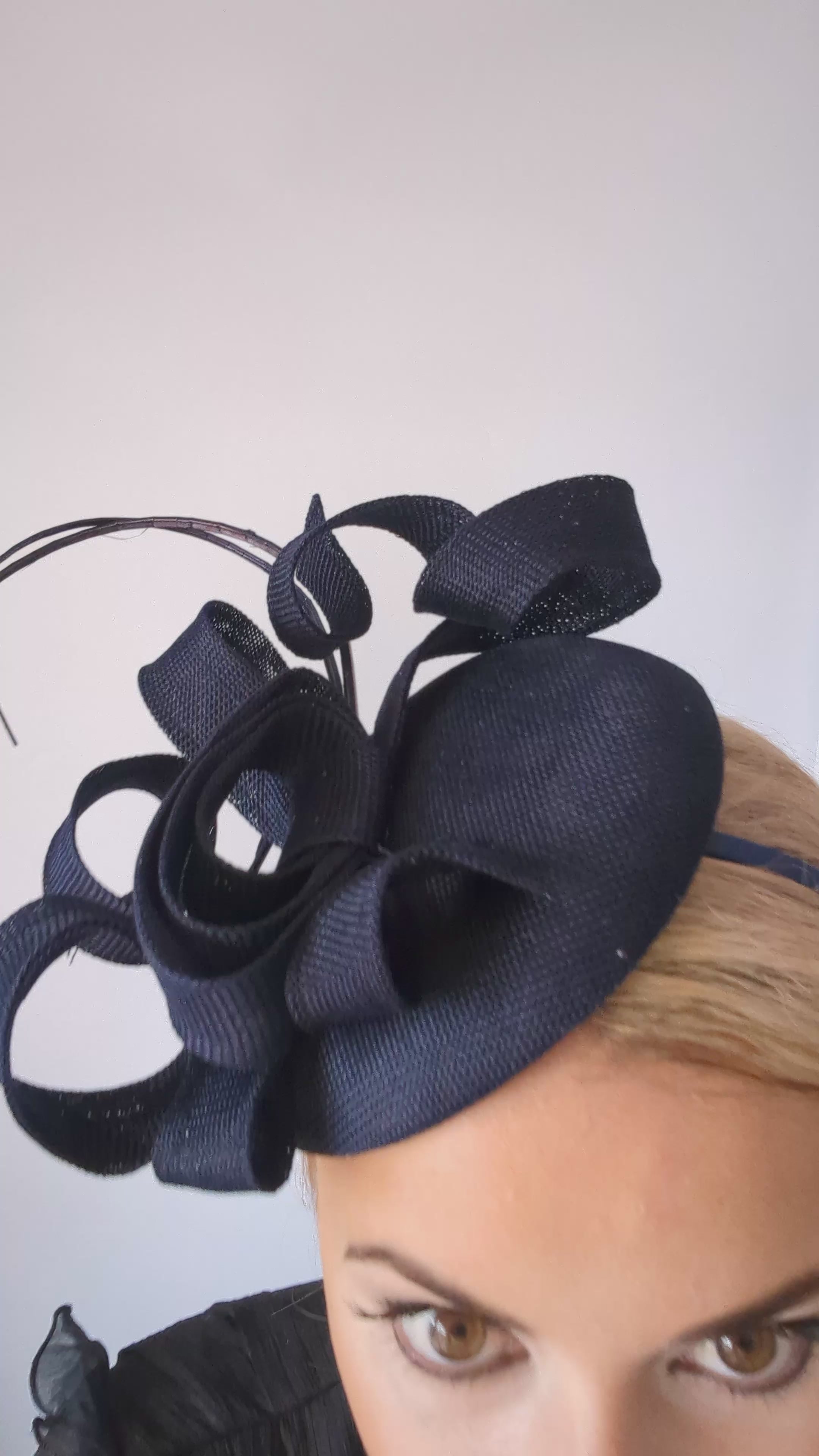 Cappello fascinator ad anello a spirale blu navy