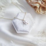 Baroque pearl bridal necklace, Dainty wedding necklace, Gold minimalist elegant necklace, Freshwater pearl wedding jewellery - House of Hats