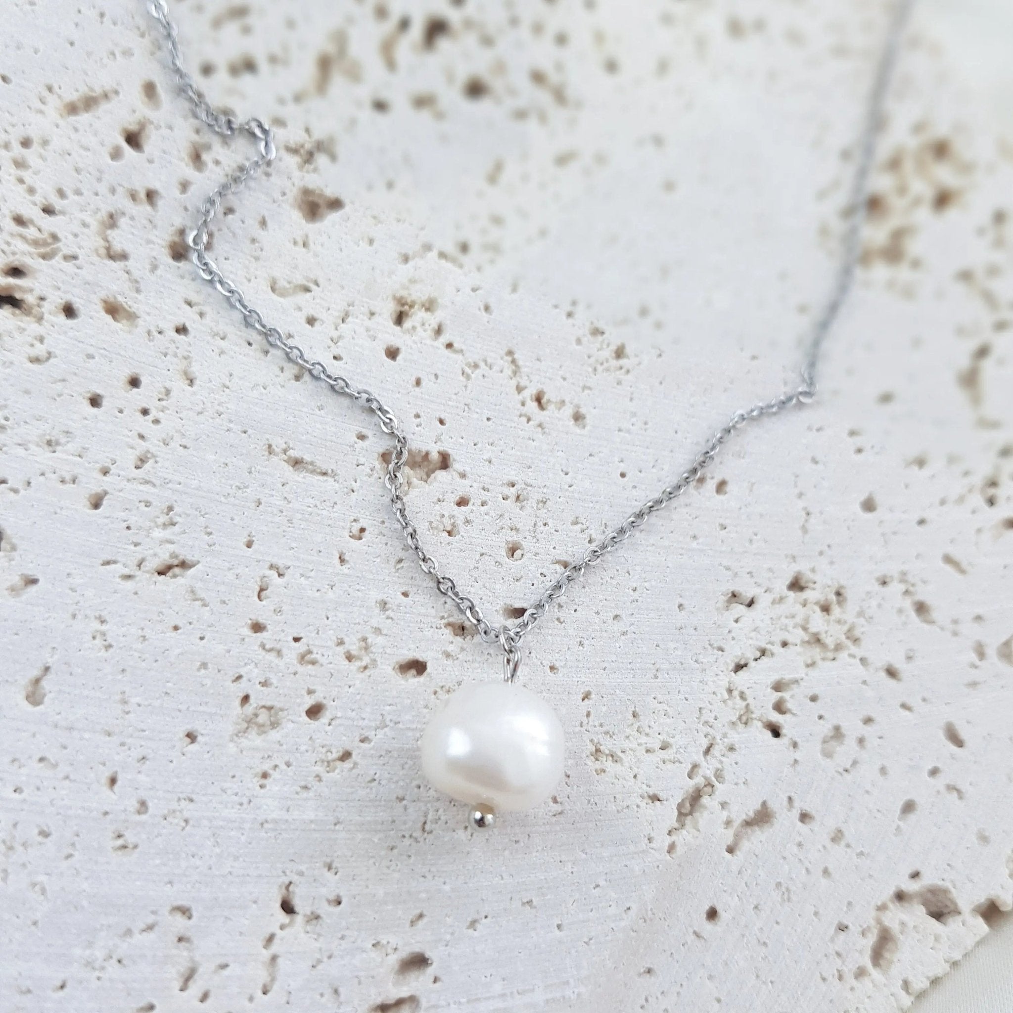 Baroque pearl bridal necklace, Dainty wedding necklace, Silver minimalist elegant necklace, Freshwater pearl wedding jewellery - House of Hats