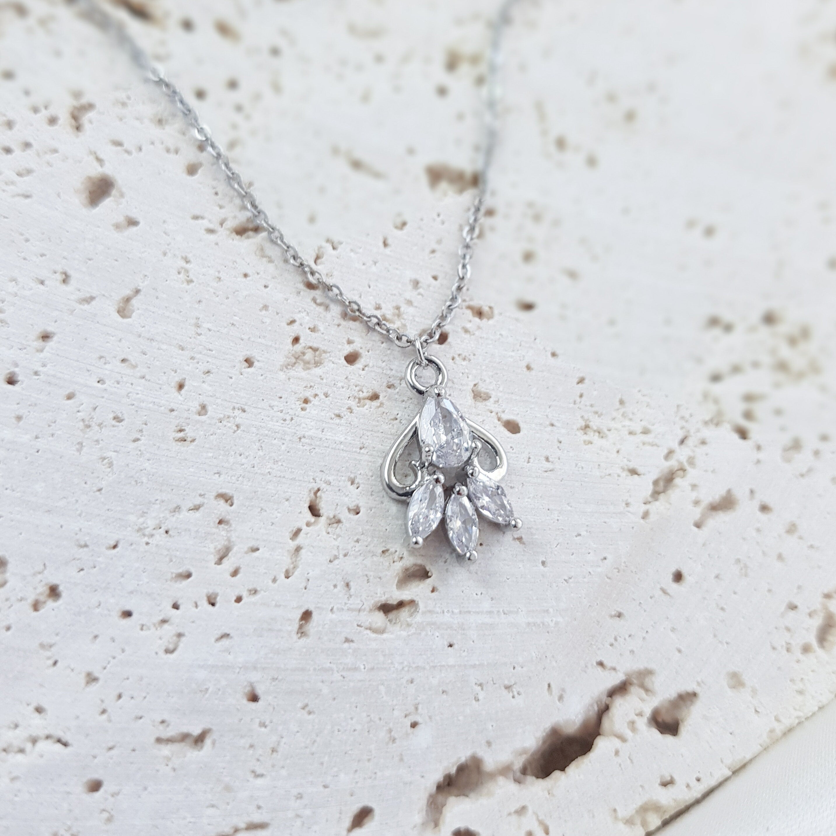 Vintage style bridal necklace, Silver zirconia crystal necklace, Dainty wedding necklace, Crystal wedding jewellery, Jewellery for brides