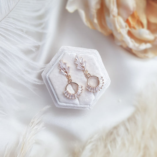 Art deco Downton Abbey style crystal pearl earrings.