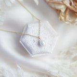 Pearl bridal necklace, Dainty wedding necklace, Gold minimalist elegant necklace, Pearl wedding jewellery, Jewellery for brides - House of Hats