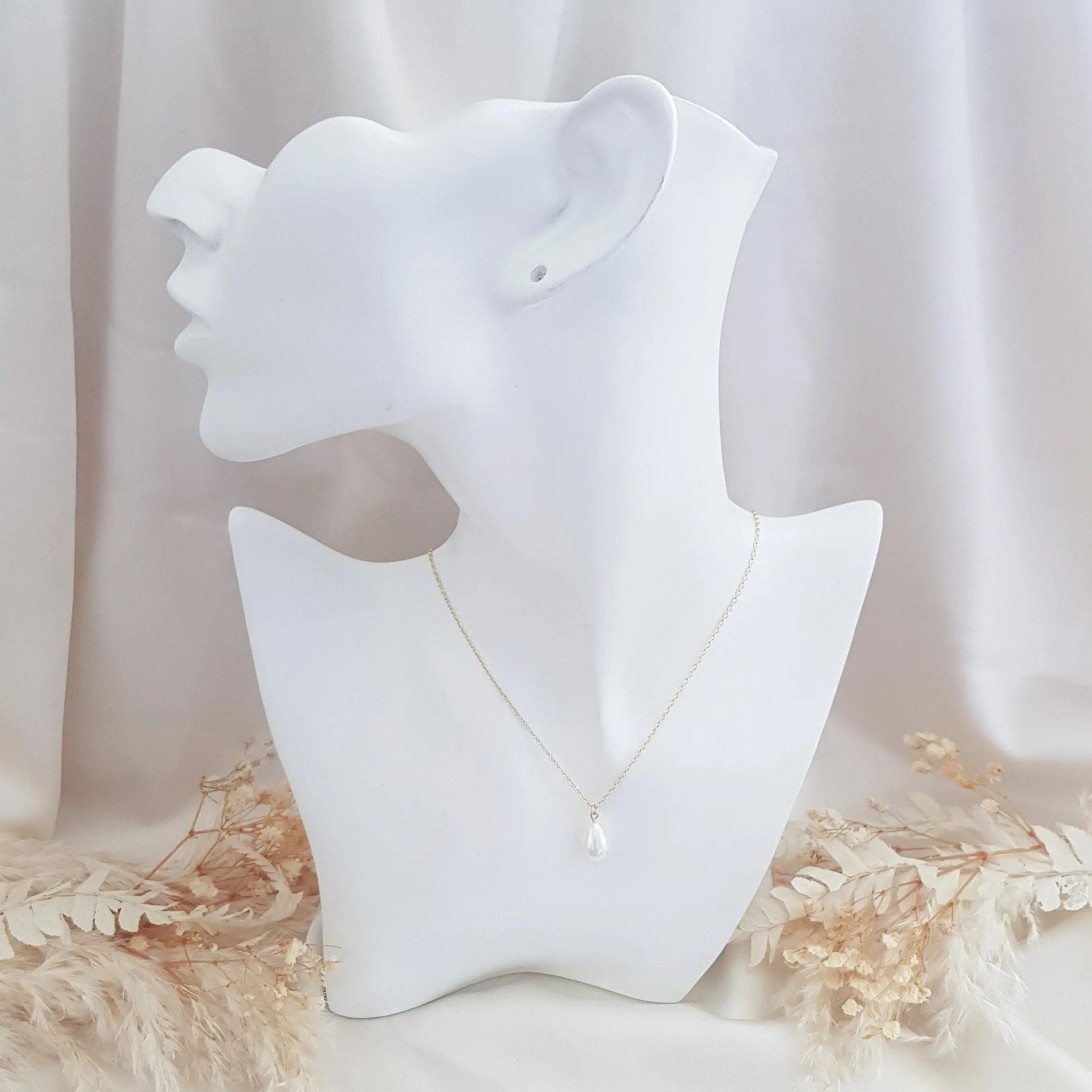 Pearl drop bridal necklace, Dainty wedding necklace, Gold elegant necklace, Pearl wedding jewellery, Jewellery for brides - House of Hats