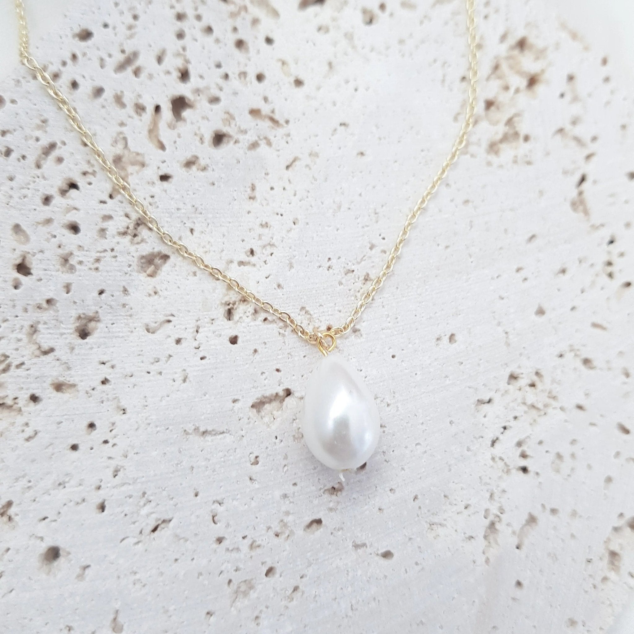 Pearl drop bridal necklace, Dainty wedding necklace, Gold elegant necklace, Pearl wedding jewellery, Jewellery for brides - House of Hats