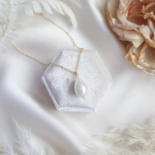Pearl drop bridal necklace, Dainty wedding necklace, Gold elegant necklace, Pearl wedding jewellery, Jewellery for brides - House of Hats