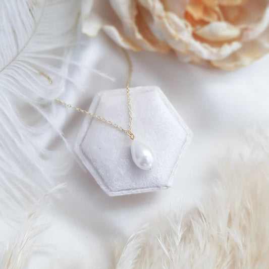 Pearl drop bridal necklace, Dainty wedding necklace, Gold elegant necklace, Pearl wedding jewellery, Jewellery for brides - House of Hats