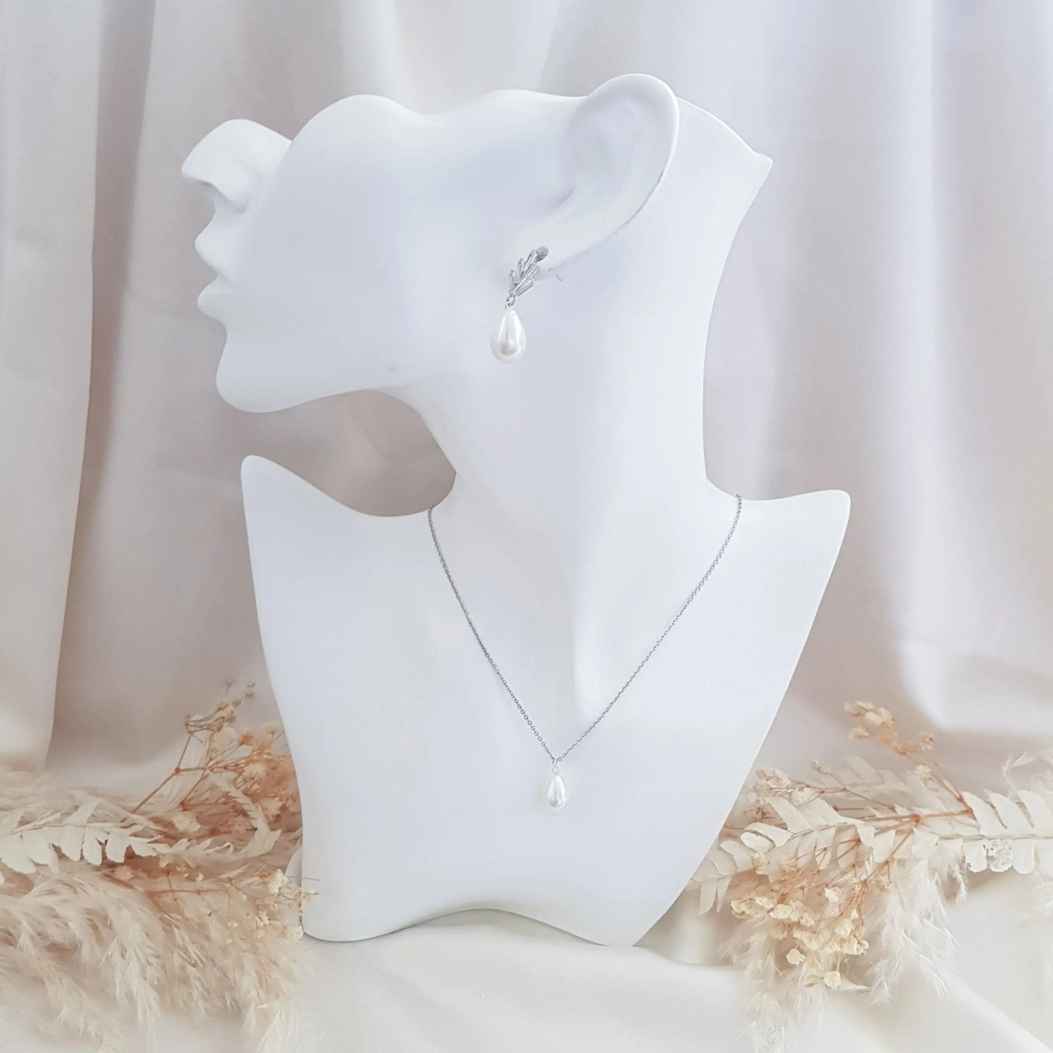 Pearl drop bridal necklace, Dainty wedding necklace, Silver elegant necklace, Pearl wedding jewellery, Jewellery for brides - House of Hats