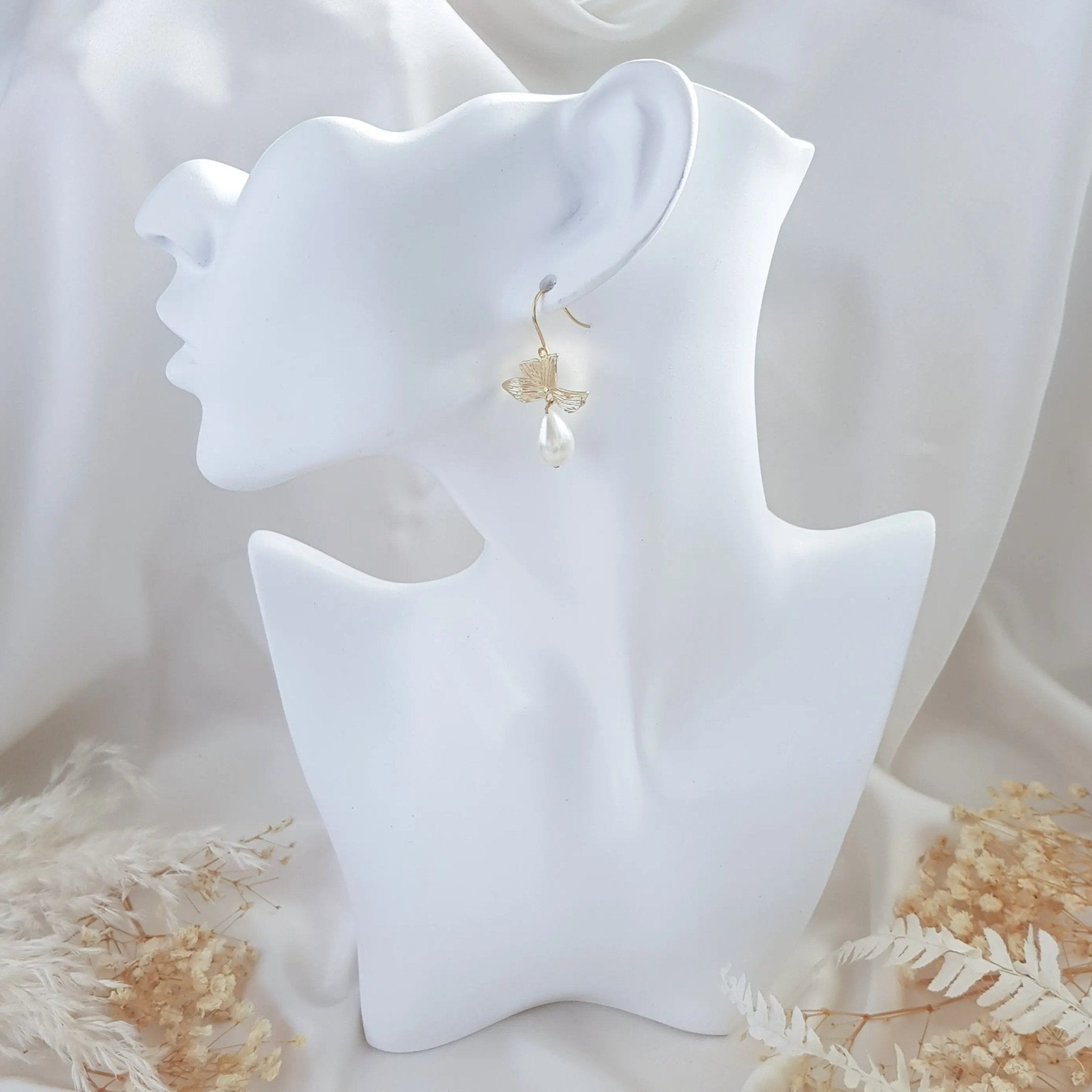 Pearl Drop Earrings, Bridal Earrings, Vintage Style Earrings, Gold Pearl Earrings, Wedding Earrings, Bridesmaid Gift - House of Hats