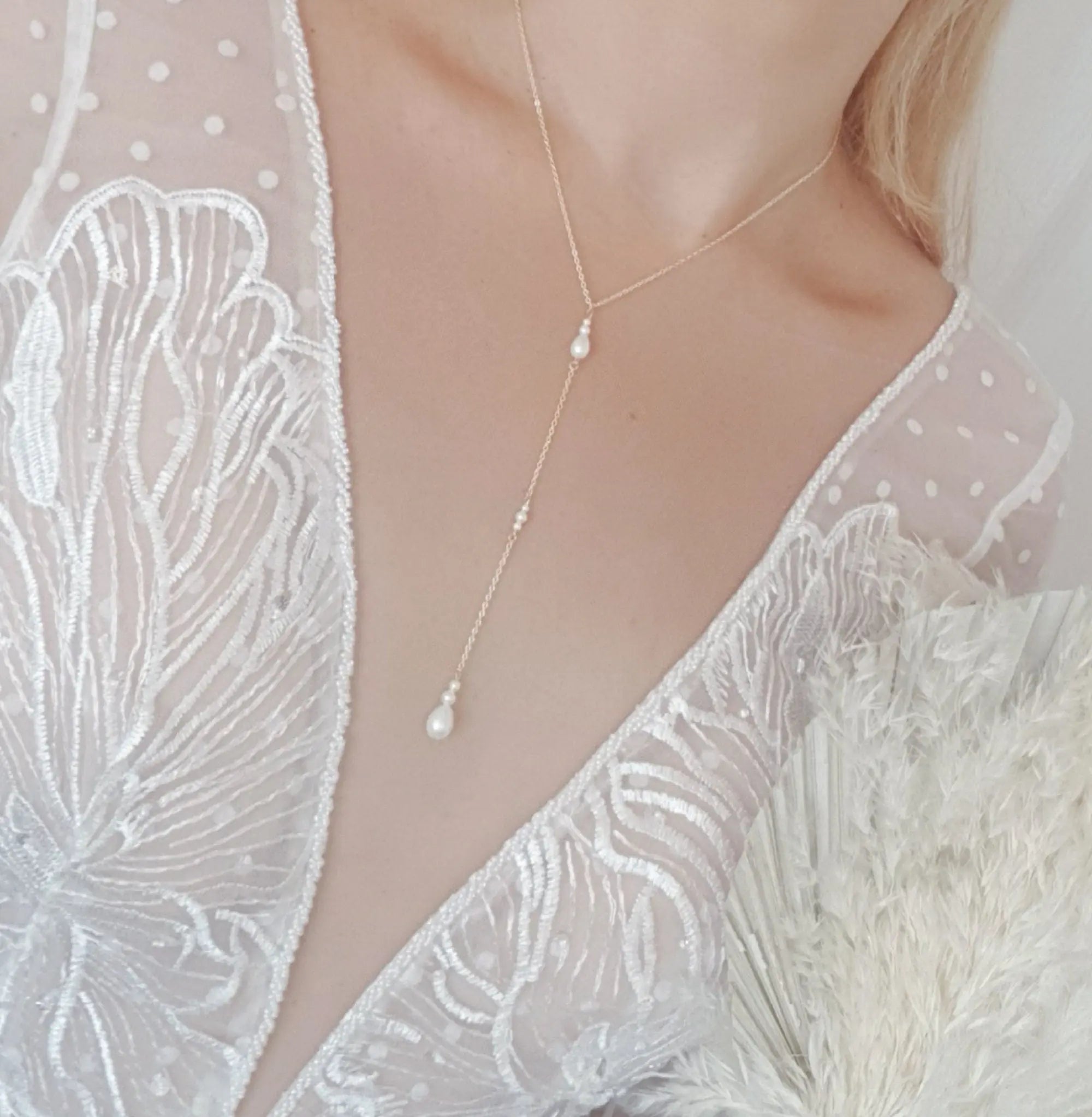 Vintage style pearl drop necklace, Gold pearl Elegant wedding necklace, Dainty lariat bridal necklace, Y necklace, Jewellery for brides - House of Hats